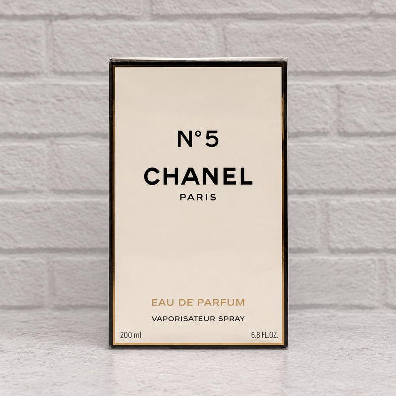 CHANEL N°5 Eau de Parfum 200 mL retail box, front view