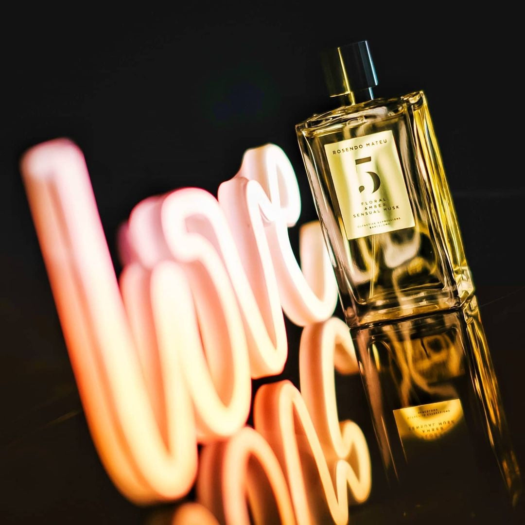 Nº 5 by Rosendo Mateu — fragrance reference bottle