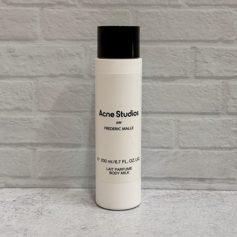Acne Studios par Frédéric Malle Body Milk 200 mL front bottle